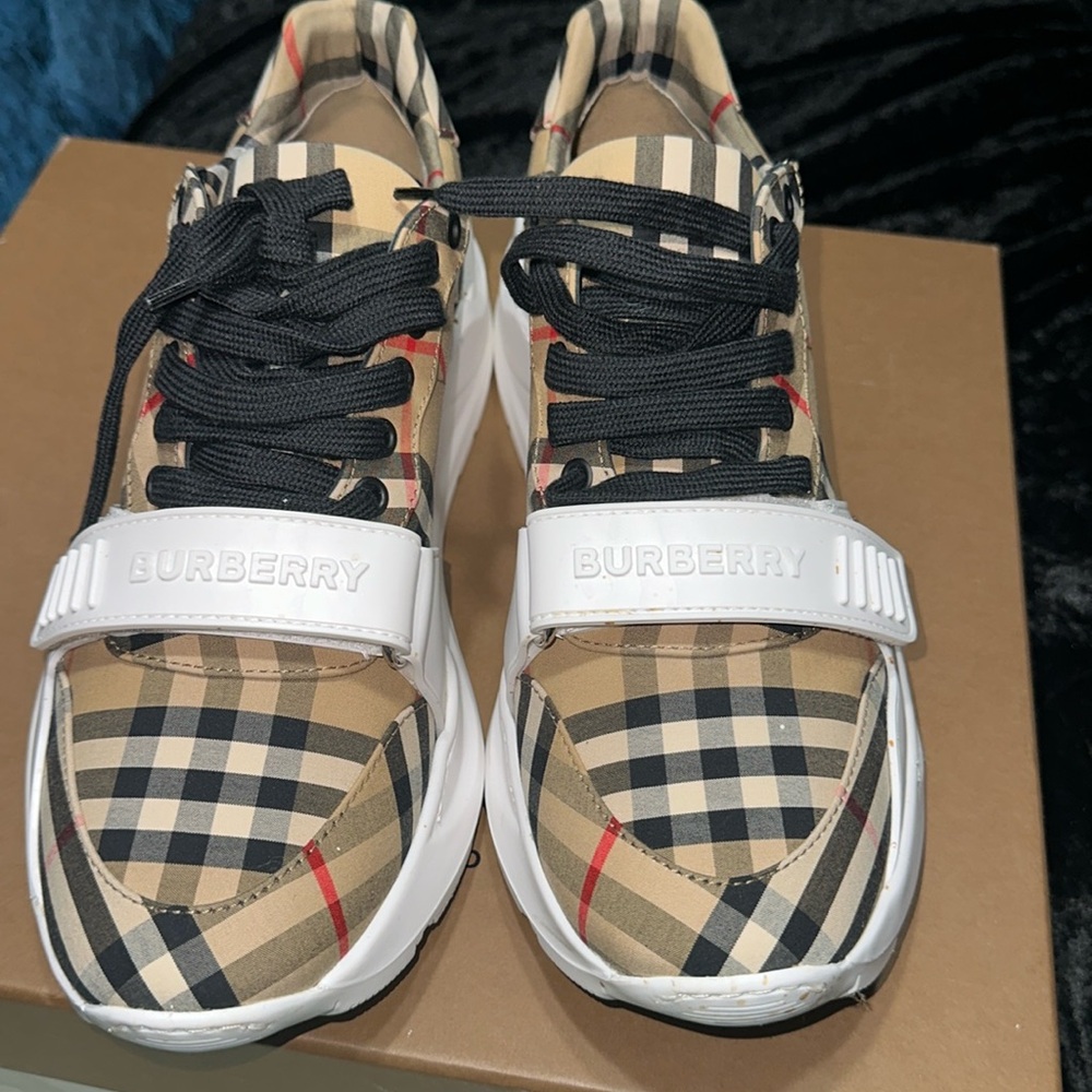 Burberry shoes men’s